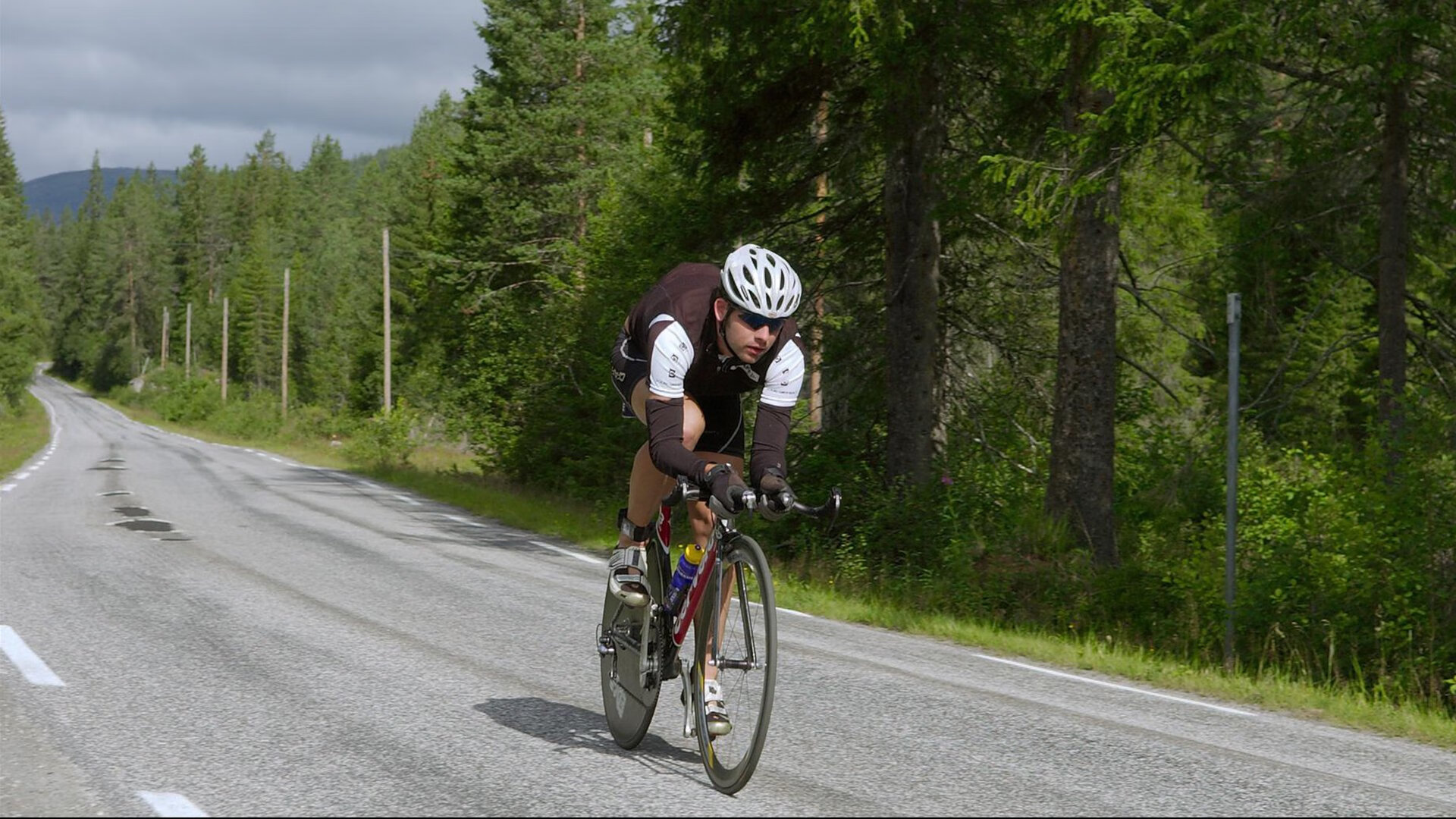 田径赛场焦点!葡萄牙队对阵意大利队,年轻新星表现惊艳,未来可期