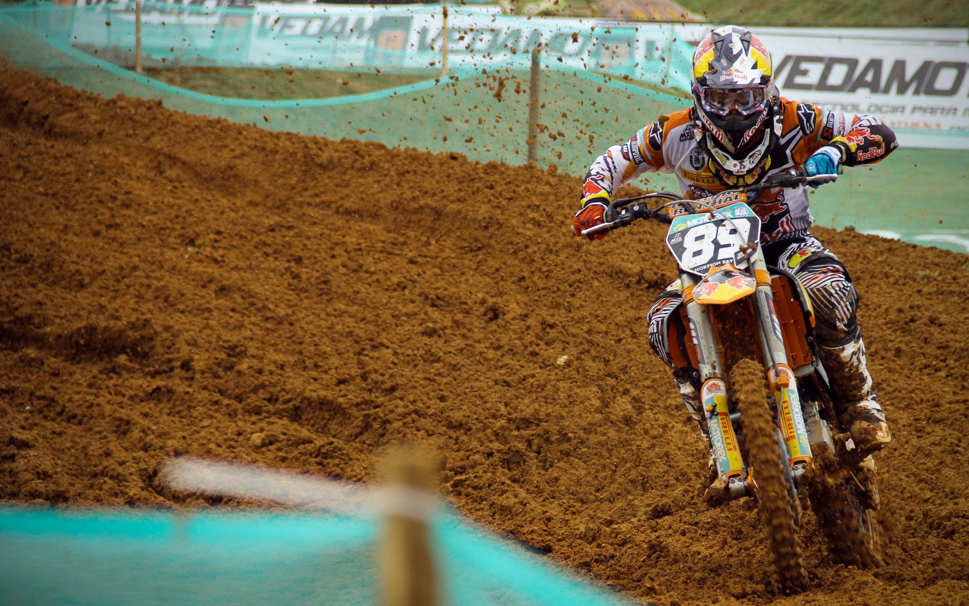 排球赛场焦点!葡萄牙队对阵荷兰队,年轻新星表现惊艳,未来可期