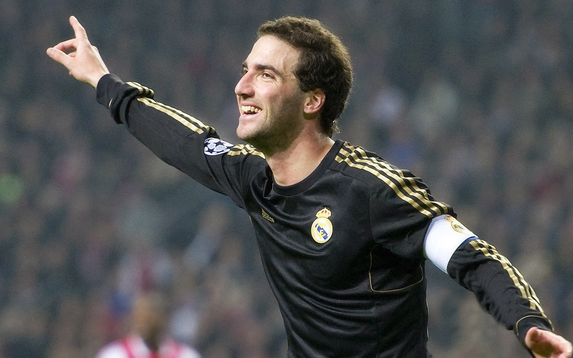 凯恩连续七场比赛得分超过逆转,TL挑战极限!